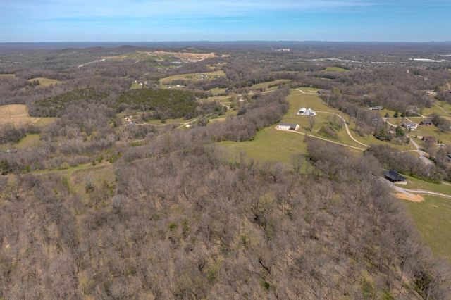 1690 Ramblewood Dr, Lewisburg, TN 37091
