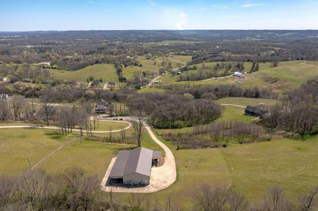 1690 Ramblewood Dr, Lewisburg, TN 37091