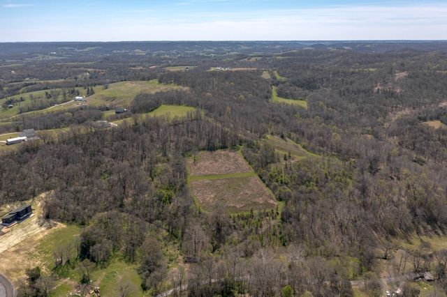1690 Ramblewood Dr, Lewisburg, TN 37091