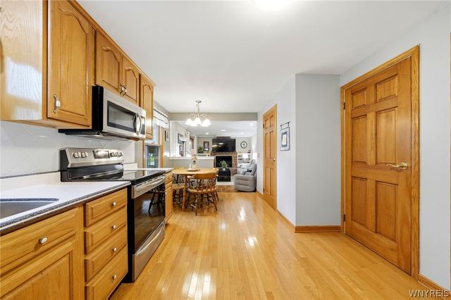 416 Woodward Crescent, West Seneca, NY 14224
