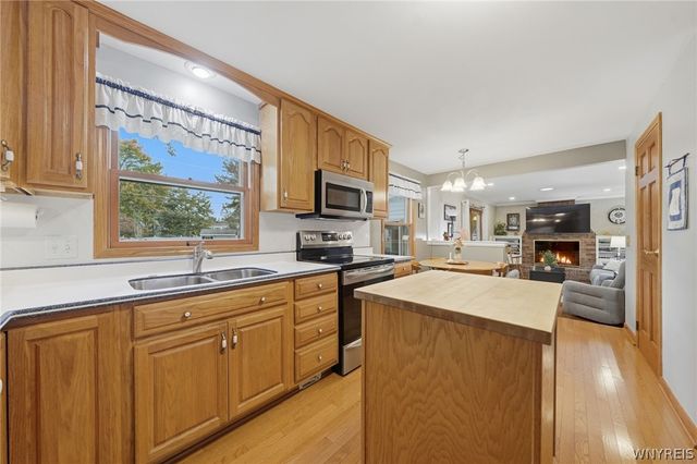 416 Woodward Crescent, West Seneca, NY 14224