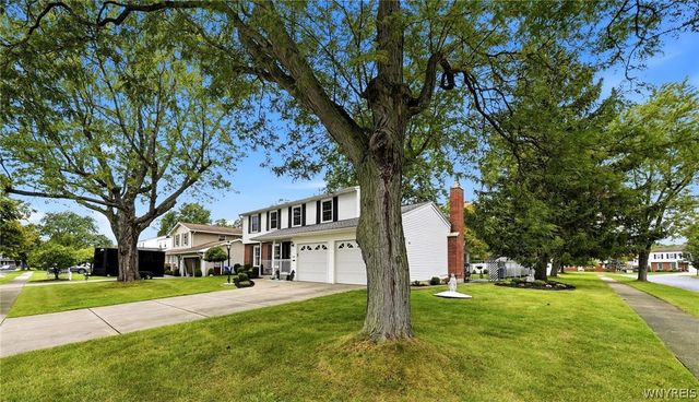 416 Woodward Crescent, West Seneca, NY 14224