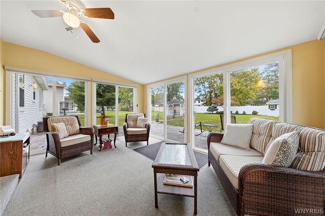 416 Woodward Crescent, West Seneca, NY 14224
