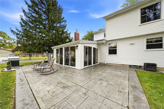 416 Woodward Crescent, West Seneca, NY 14224