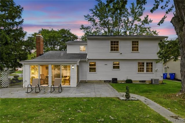 416 Woodward Crescent, West Seneca, NY 14224