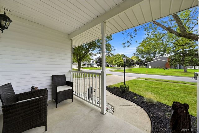 416 Woodward Crescent, West Seneca, NY 14224