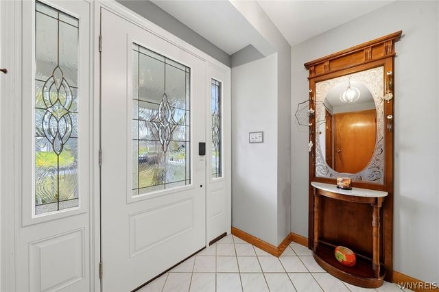416 Woodward Crescent, West Seneca, NY 14224