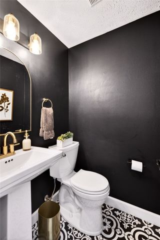 147 South Beacon Hills Drive, Penfield, NY 14526