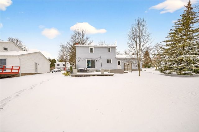 147 South Beacon Hills Drive, Penfield, NY 14526