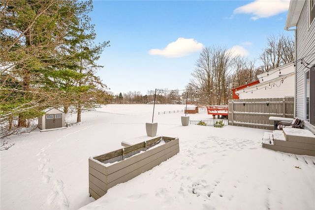 147 South Beacon Hills Drive, Penfield, NY 14526