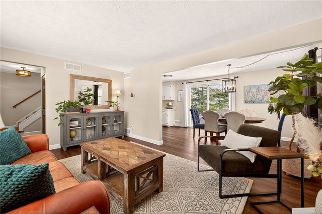 147 South Beacon Hills Drive, Penfield, NY 14526