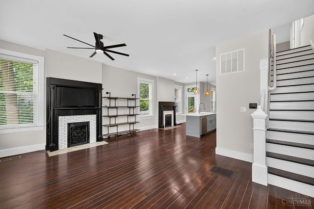 1586 Spring Lawn Avenue, Cincinnati, OH 45223