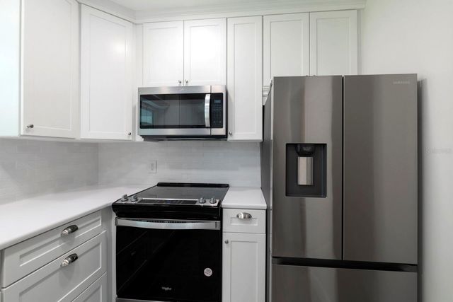 1210 N DONNELLY STREET, Mount Dora, FL 32757