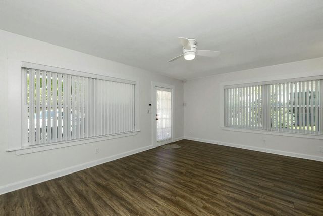 1210 N DONNELLY STREET, Mount Dora, FL 32757