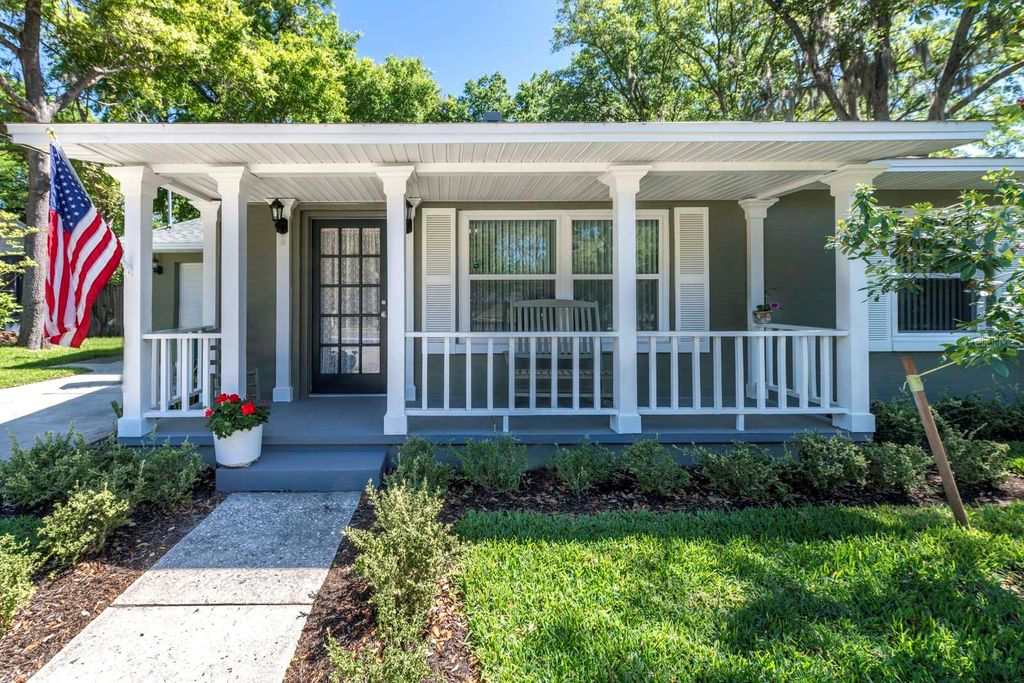 1210 N DONNELLY STREET, Mount Dora, FL 32757