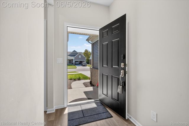 38681 Chasewood Court, Farmington Hills, MI 48335