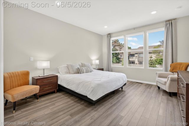 38681 Chasewood Court, Farmington Hills, MI 48335