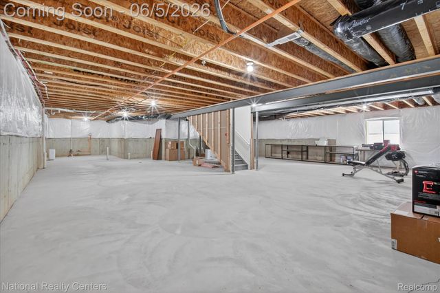38681 Chasewood Court, Farmington Hills, MI 48335