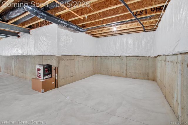 38681 Chasewood Court, Farmington Hills, MI 48335