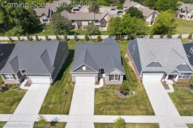 38681 Chasewood Court, Farmington Hills, MI 48335