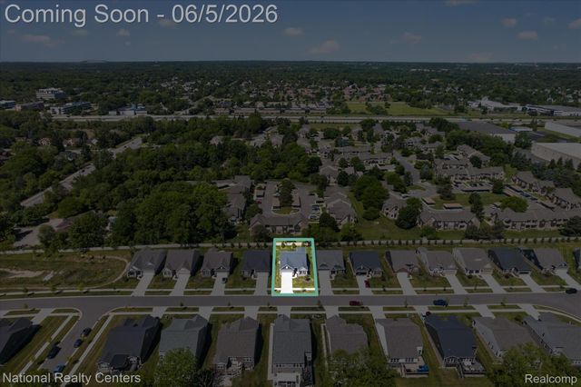 38681 Chasewood Court, Farmington Hills, MI 48335