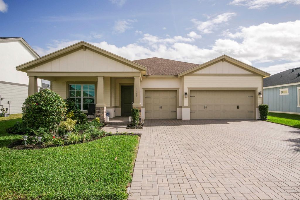 1102 Haywagon Trail, Loxahatchee, FL 33470