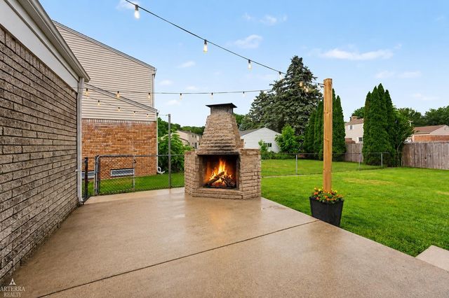 12762 Windsor Court, Sterling Heights, MI 48313