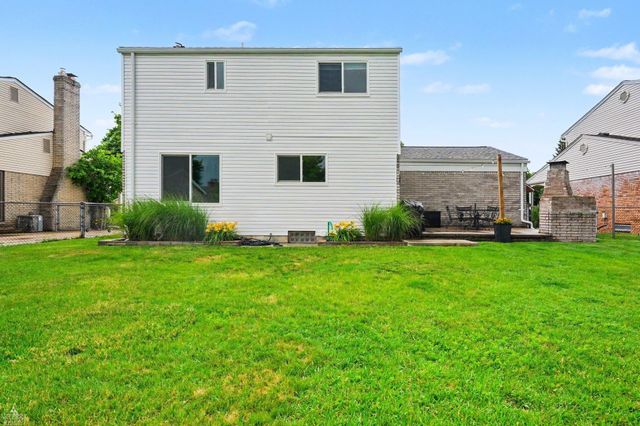 12762 Windsor Court, Sterling Heights, MI 48313