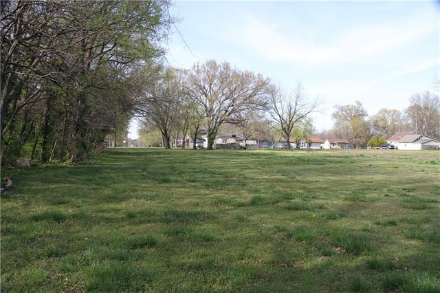 2330 Briggs Ave Avenue, Parsons, KS 67357