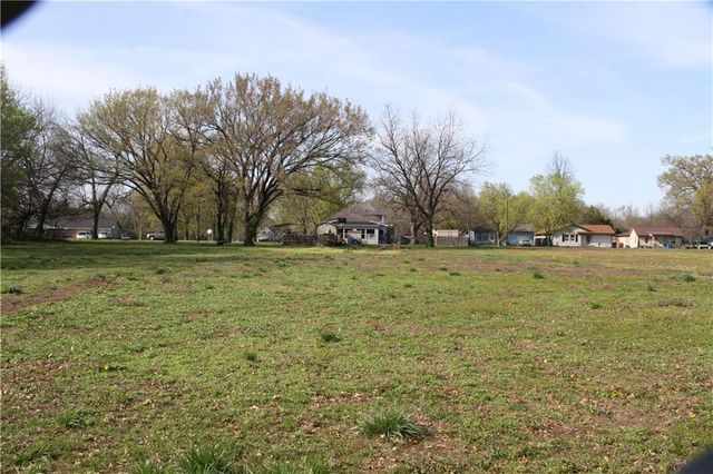 2330 Briggs Ave Avenue, Parsons, KS 67357