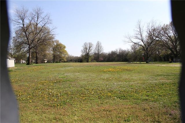 2330 Briggs Ave Avenue, Parsons, KS 67357