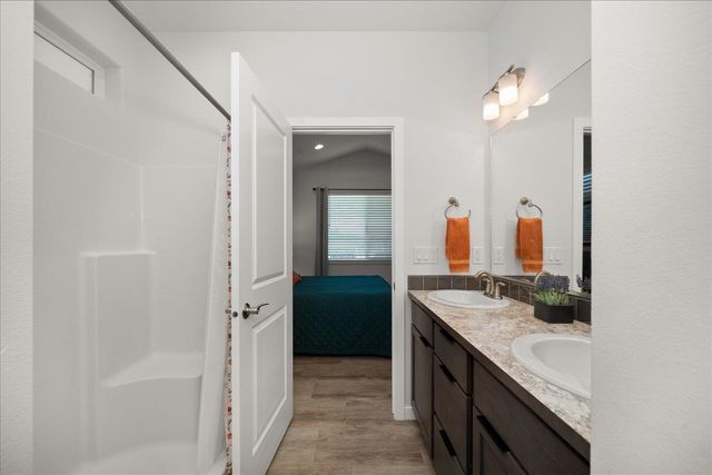22903 E Wellington Pkwy, Liberty Lake, WA 99019