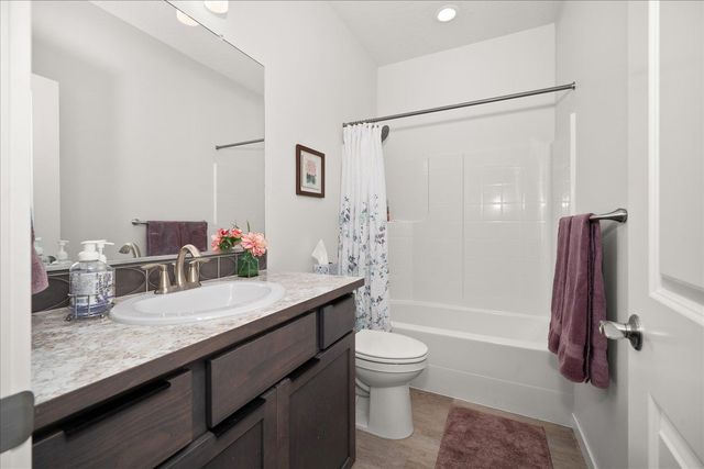 22903 E Wellington Pkwy, Liberty Lake, WA 99019