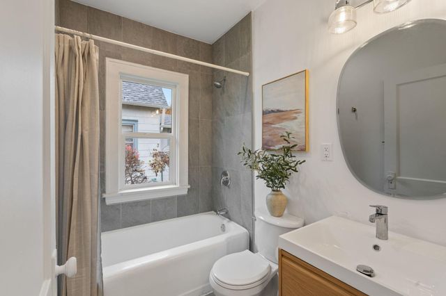 3419 24th Avenue S, Minneapolis, MN 55406