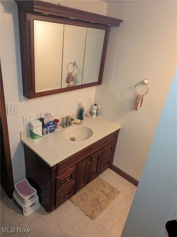 1224 Goshen Avenue SE, New Philadelphia, OH 44663