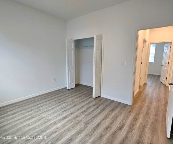 561 Harrisburg Street SW, Palm Bay, FL 32908