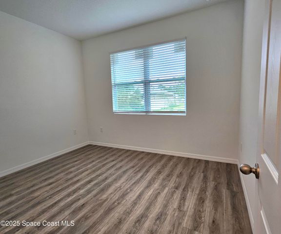561 Harrisburg Street SW, Palm Bay, FL 32908