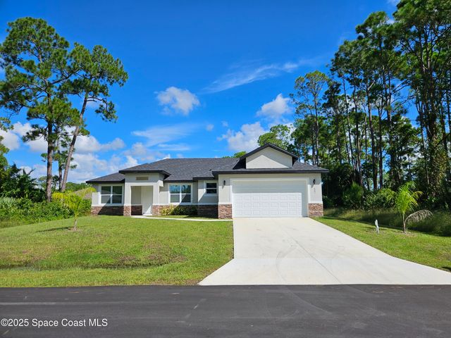 561 Harrisburg Street SW, Palm Bay, FL 32908