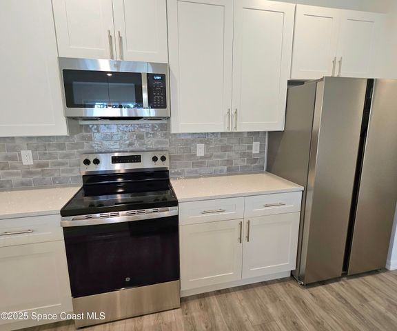 561 Harrisburg Street SW, Palm Bay, FL 32908