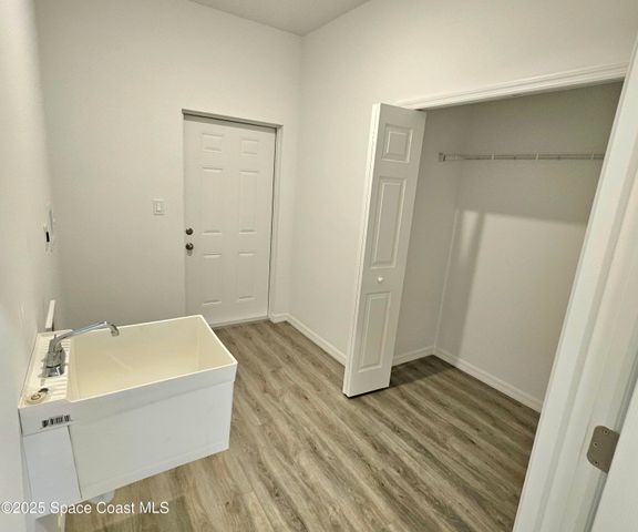 561 Harrisburg Street SW, Palm Bay, FL 32908