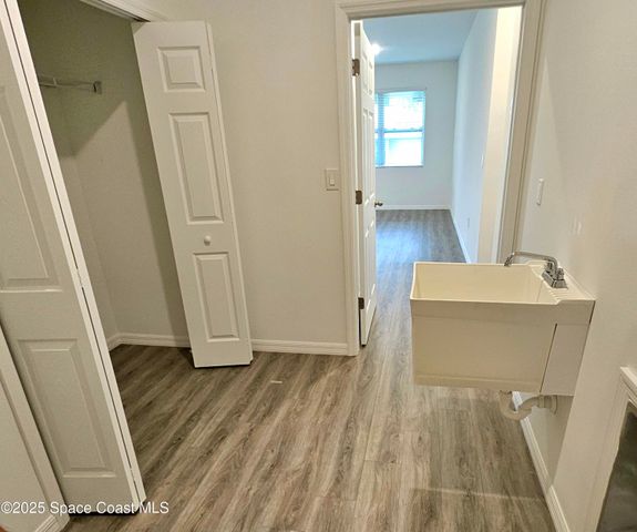 561 Harrisburg Street SW, Palm Bay, FL 32908