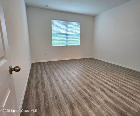 561 Harrisburg Street SW, Palm Bay, FL 32908