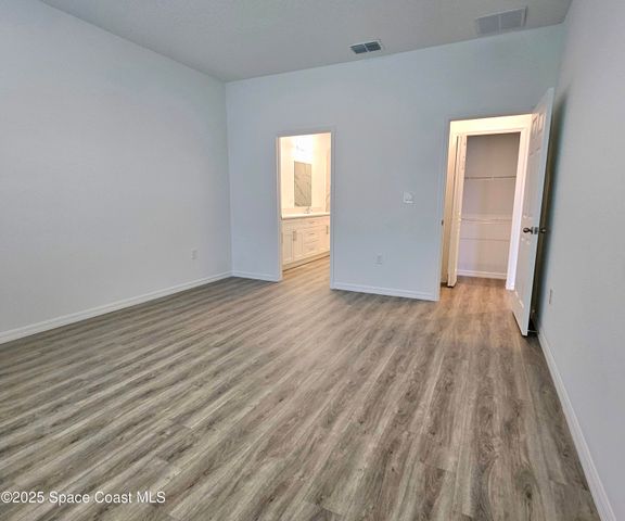 561 Harrisburg Street SW, Palm Bay, FL 32908