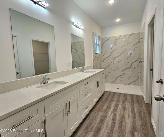 561 Harrisburg Street SW, Palm Bay, FL 32908