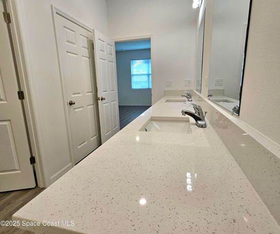 561 Harrisburg Street SW, Palm Bay, FL 32908