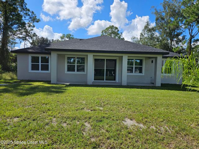 561 Harrisburg Street SW, Palm Bay, FL 32908