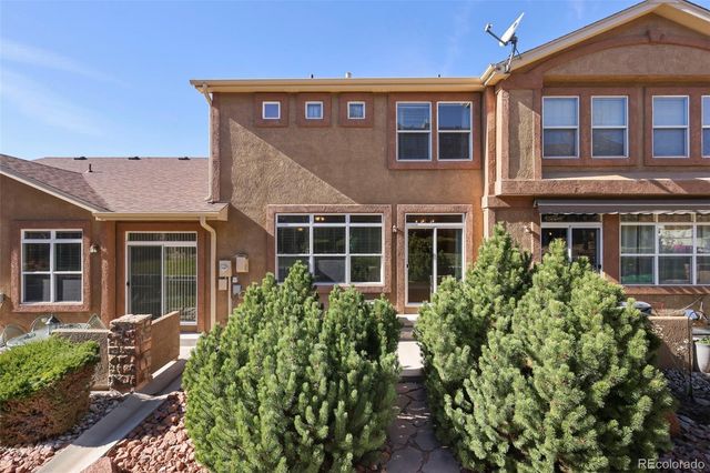 5823 New Crossings Point, Colorado Springs, CO 80918