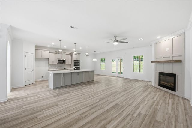 1279 Mourning Cloak Dr, Clarksville, TN 37043