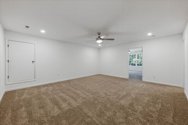 1279 Mourning Cloak Dr, Clarksville, TN 37043