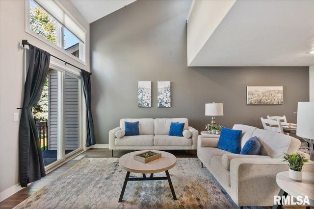 354 COUNTRY CLUB Court, Eldridge, IA 52748